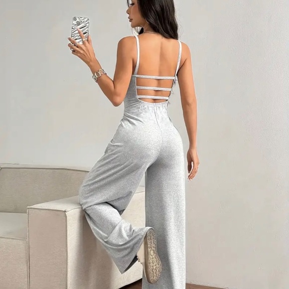 Woman’s romper - Picture 2 of 2